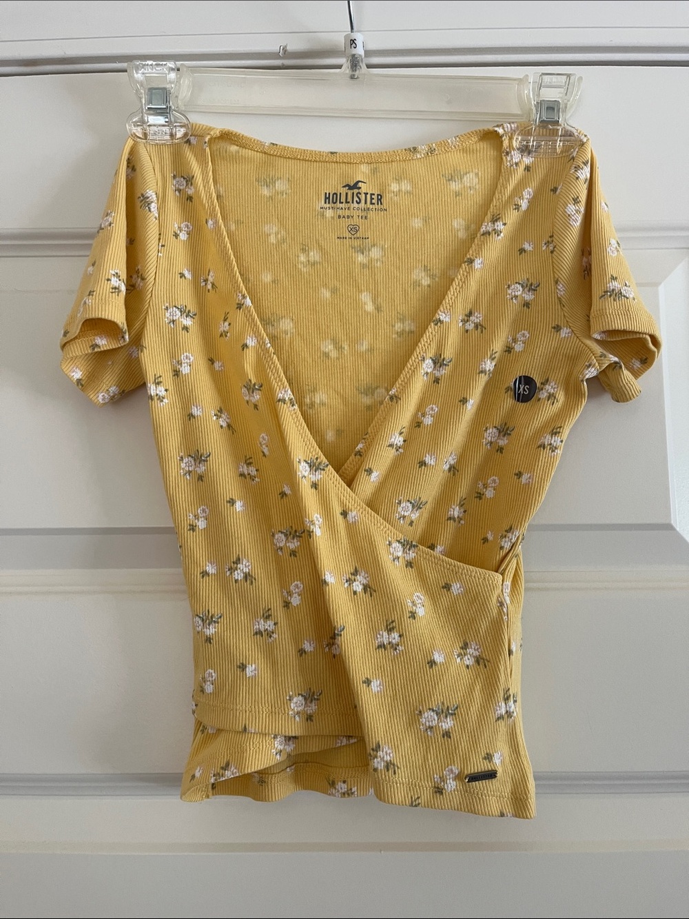 Hollister Yellow Floral Wrap-Style Short Sleeve Tee